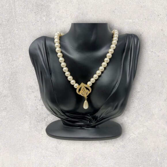 Faux Pearl Necklace with Gold Tone Crystal Pearl Pendant - Picture 1 of 6